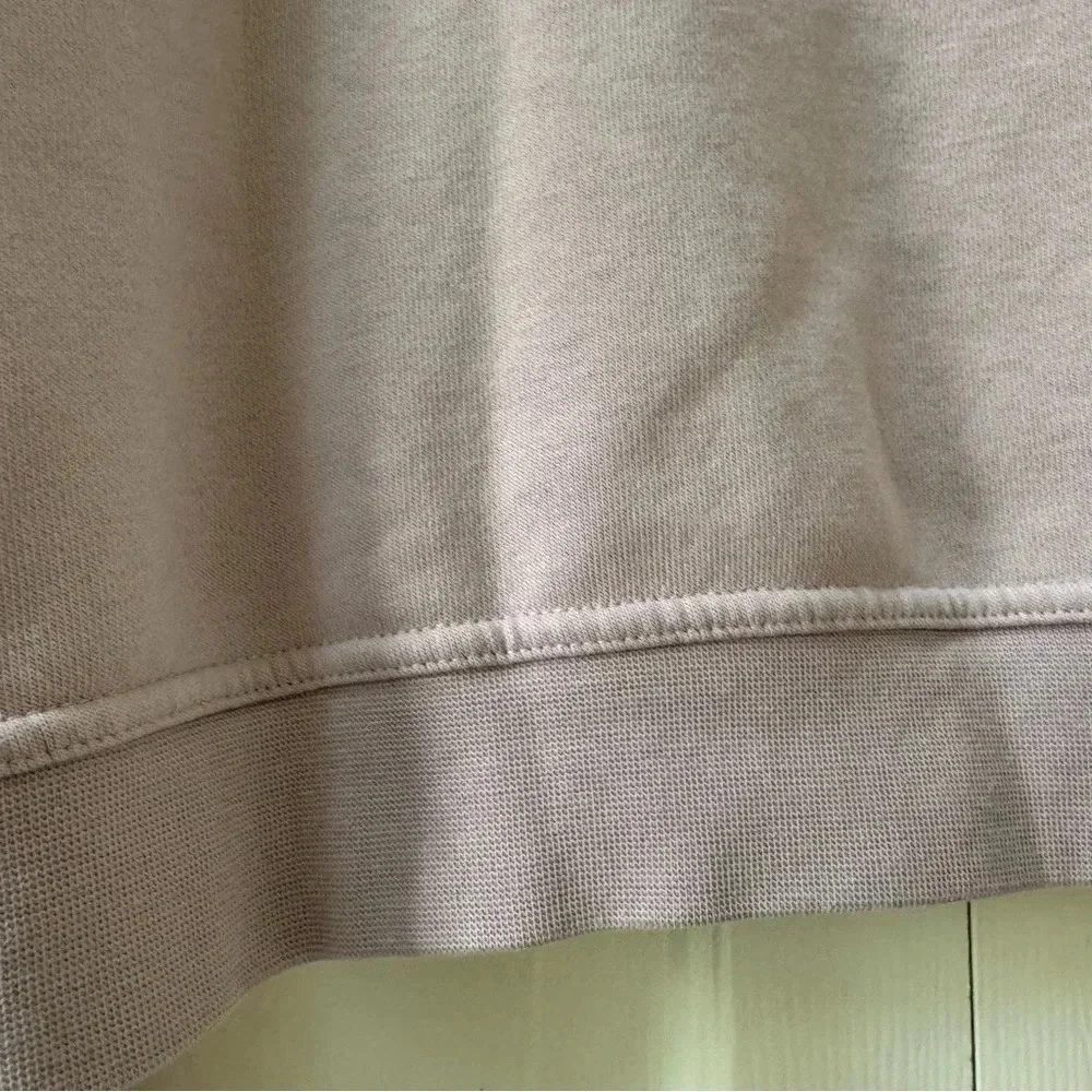 Nike Dri-Fit Embossed Just Do It Cropped Crew Neck Sweatshirt Women’s size M